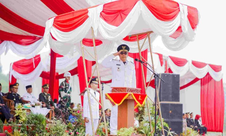Bupati Solok Pimpin Upacara HUT RI ke-79 di Lapangan Utama Alahan Panjang Resort
