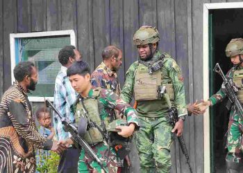 Warga Kogomaru Sambut Gembira Kegiatan Komsos Satgas Yonif 432 Kostrad