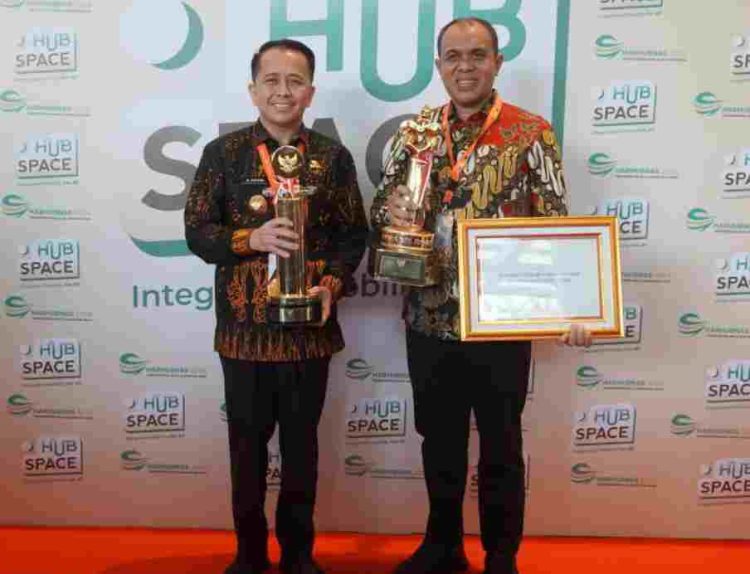 Pj Bupati Langkat Terima Penghargaan Wahana Tata Nugraha 2024 dari Kementerian Perhubungan RI