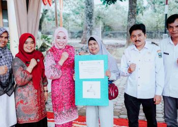 Pemkab Solok Beri Bantuan Pemakaian Air Bersih untuk Masyarakat