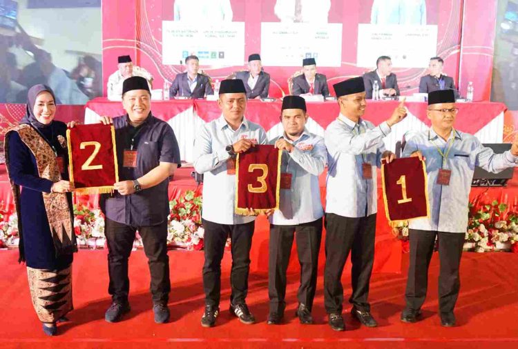 KPU Kabupaten Solok Gelar Pengundian dan Penetapan Nomor Urut Paslon Bupati dan Wakil Bupati Tahun 2024