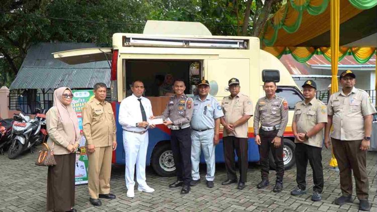 Pj Bupati Langkat Tinjau Pembayaran Pajak Kendaraan Dinas