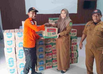 Pj Bupati Langkat Salurkan Bantuan untuk Warga Terdampak Banjir di Kecamatan Babalan dan Sei Lepan