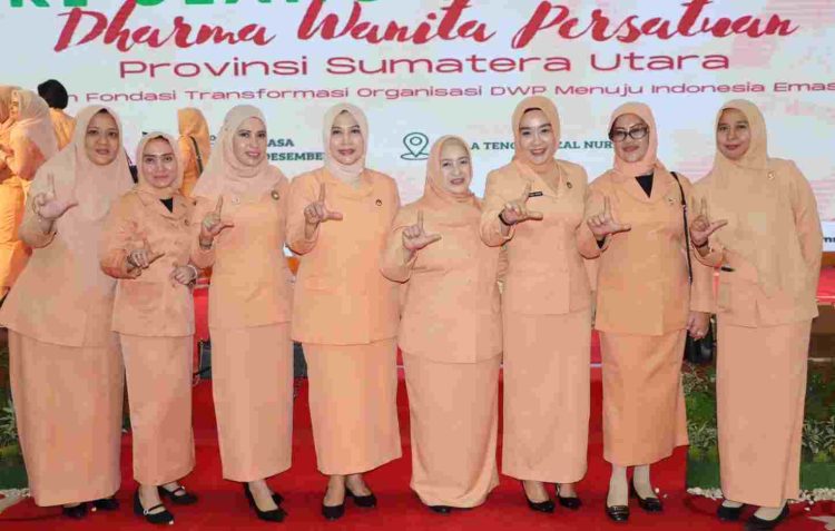 Hadiri HUT ke-25 DWP Sumut Ny Uke Retno Faisal Hasrimy Dorong Peran Aktif Perempuan di Masyarakat