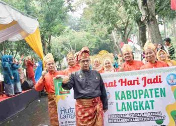 Pj Bupati Langkat Resmikan Karnaval Budaya 14 Etnik Meriahkan HUT ke-275