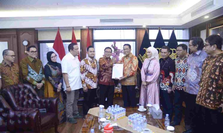 Pemerintah Sahkan Kepengurusan Dekopin yang Baru