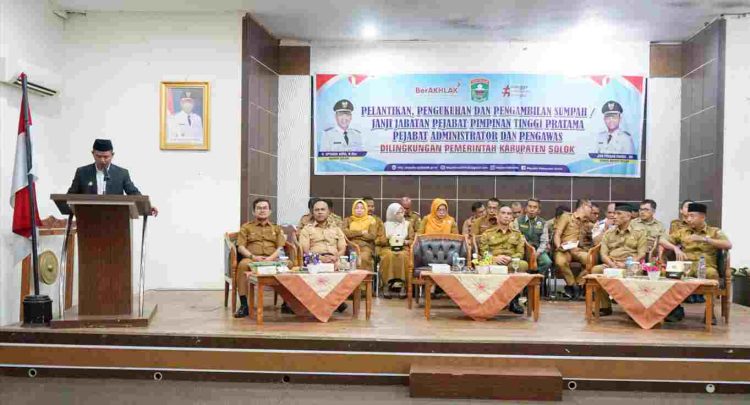 Wakil Bupati Solok Pimpin Pelantikan dan Pengukuhan Pejabat Pemkab Solok