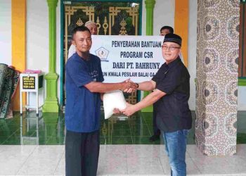 PT Bahruny Salurkan Bantuan Gula dan Teh ke Masjid dan Musholla di Langkat