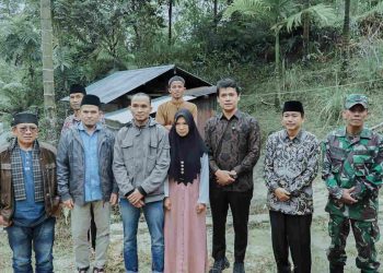Wabup Solok Serahkan Bantuan Bedah Rumah di Nagari Sariak Alahan Tigo