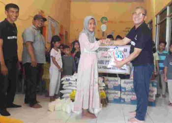 PT Bahruny Santuni 23 Anak Yatim dengan Pemberian Paket Sembako