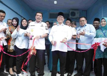 Mendes Yandri Resmikan SPPG Pertama yang Dikelola Bum Desa