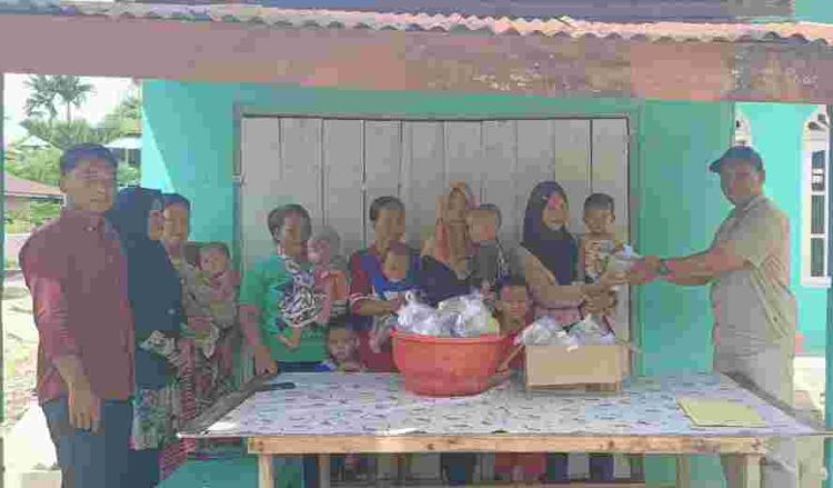 PT Buana Estate Gelar Kegiatan Pemberian Makanan Tambahan untuk Warga Kurang Mampu di Desa Batu Melenggang
