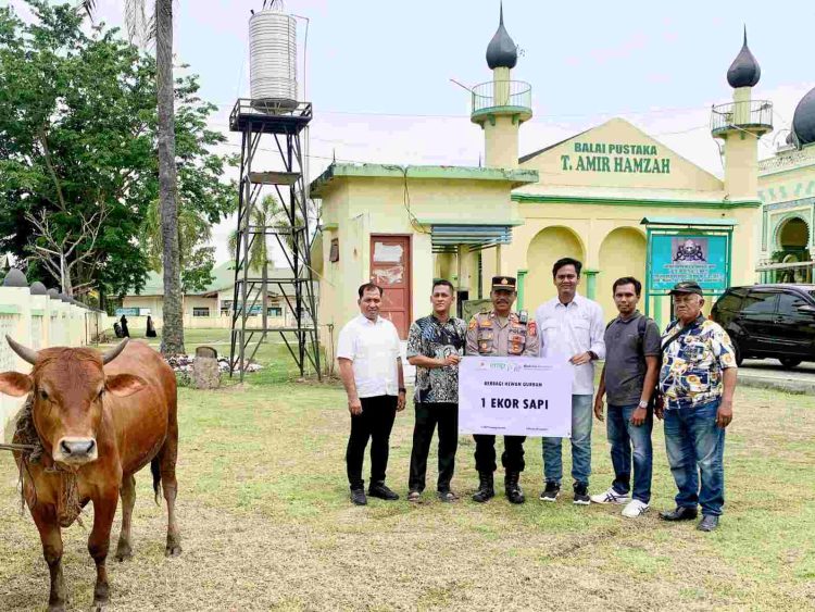 SKK Migas-EMP Serahkan Hewan Kurban dalam Program “Kurban untuk Negeri 2025”