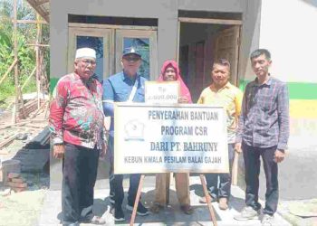 PT Bahruny Salurkan Bantuan Dana untuk Korban Kebakaran di Desa Padang Tualang