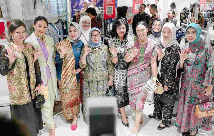 Fatma Saifullah Bawa Spirit Pemberdayaan di Ajang Gelar Batik Nasional 2025