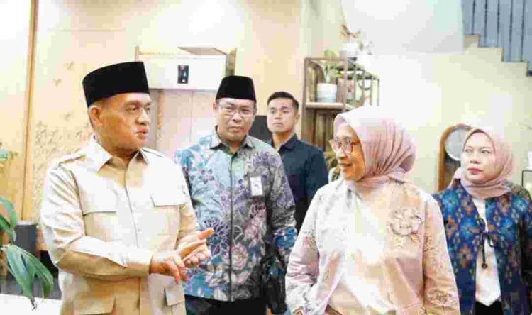 Temui Menpan, Wamenag Optimistis Hari Santri Ada Kado Izin Prakarsa Ditjen Pesantren