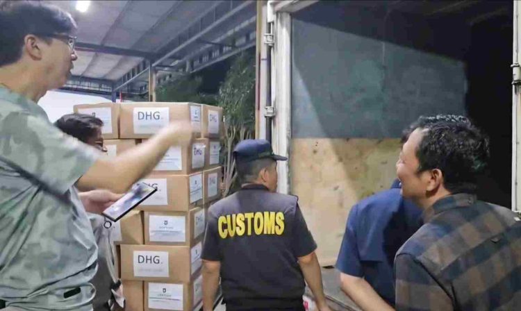 Kemendagri Monitor Pengiriman Bantuan 101.000 Lembar Pakaian untuk Korban Bencana di Aceh