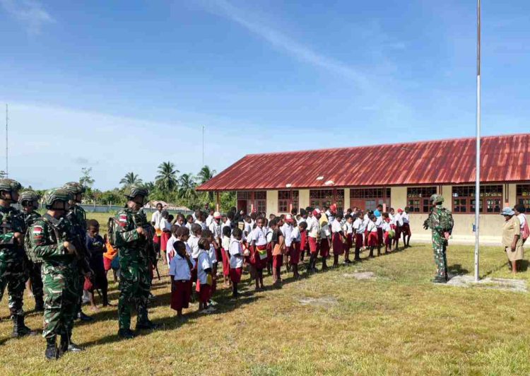 Satgas Yonif 123/Rajawali Berikan Bantuan Pendidikan, Perkuat Karakter Generasi Muda di Beberapa Pos