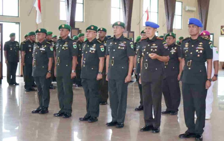 Sertijab dan Tradisi Satuan, Kodam XVIII/Kasuari Perkuat Kepemimpinan dan Soliditas Keluarga Besar TNI AD