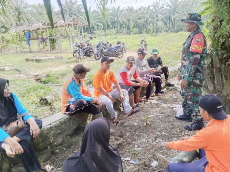 Jalin Silaturahmi dengan Warga Binaan di Desa, Personel Kodim 0203/Langkat Laksanakan Komsos