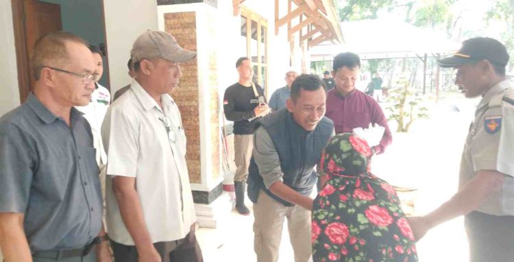 318 Eks Pensiunan Karyawan Terima Zakat Mal dari Direktur PT Buana Estate