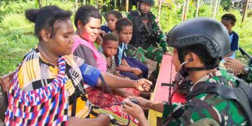 Di Ujung Negeri, Satgas Yonif 410/ALG Hadir Membawa Harapan dan Kesembuhan