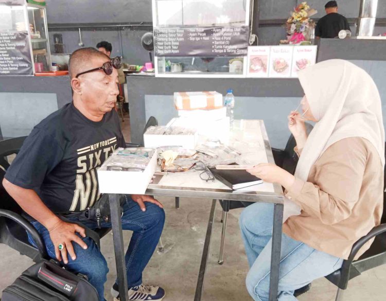 Omset Pedagang Kacamata di Langkat Merosot Hingga 50 Persen
