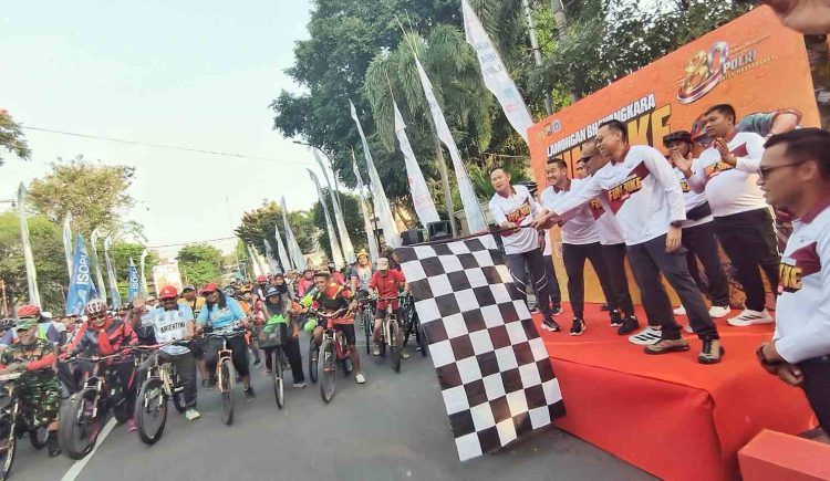 Ribuan Peserta dari Berbagai Daerah Meriahkan Lamongan Bhayangkara Fun Bike 2026
