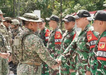 Satgas Pamtas RI–Malaysia Yonarmed 19/Bogani Terima Kunjungan Pegawai Memerintah Batalion Ketiga Rejimen Renjer Diraja Malaysia