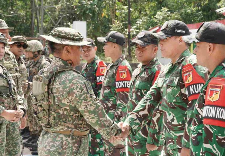 Satgas Pamtas RI–Malaysia Yonarmed 19/Bogani Terima Kunjungan Pegawai Memerintah Batalion Ketiga Rejimen Renjer Diraja Malaysia