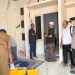 Respon Cepat Polres Lamongan Evakuasi Jenazah Pria yang Ditemukan Meninggal di Teras Rumah Kos
