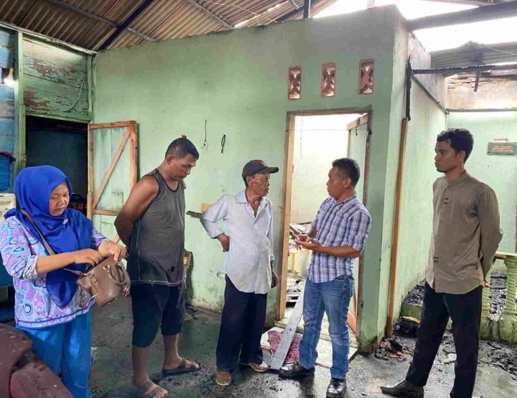 Korsleting Arus Pendek Diduga jadi Penyebab, Dua Unit Rumah Terbakar di Secanggang