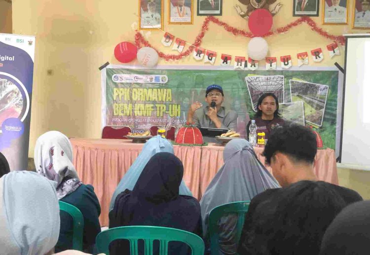 Tim Cara’de BEM KMF TP UH Dorong Masyarakat Desa Tinggimae Optimalkan Media Sosial untuk Promosi Produk