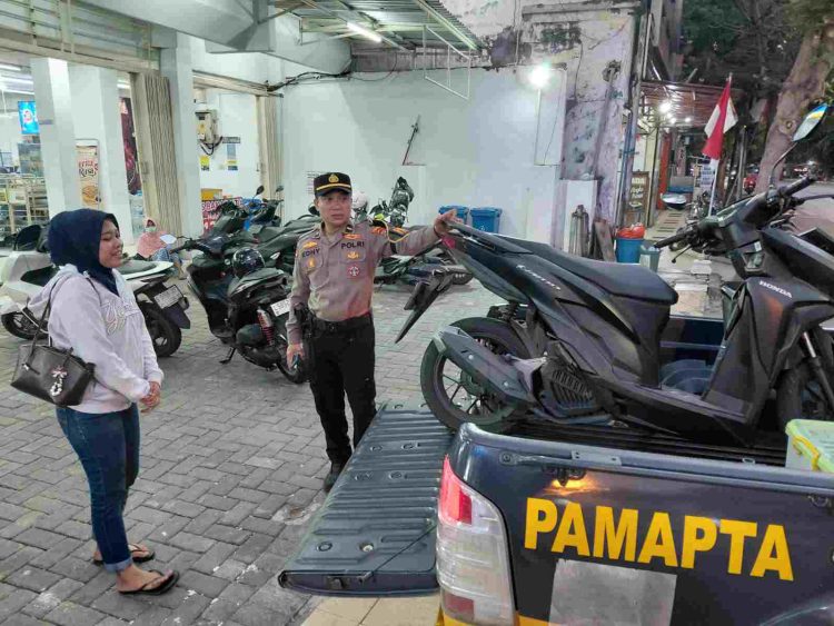 Tiga Hari Terparkir Tanpa Pemilik, Polres Lamongan Amankan Sepeda Motor Vario Lewat Layanan 110