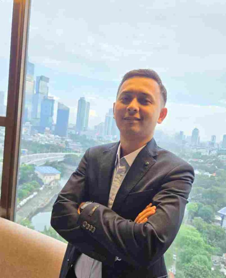 Tak Banyak yang Tahu, Denny Syafrizal Pernah Jadi Wartawan Sebelum Menjadi Kurator
