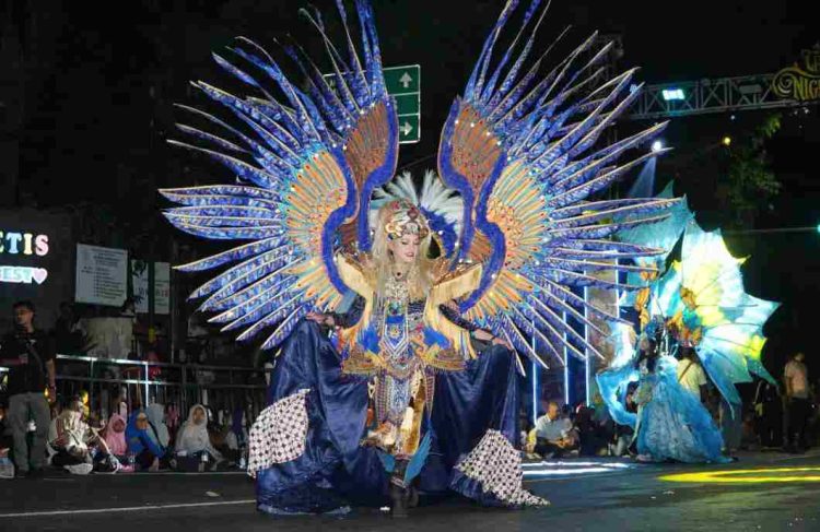 Ribuan Warga Padati Lamongan Night Carnival Tahun Kedua